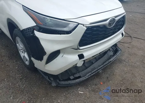 2021 Toyota Highlander L z USA, uszkodzony, nr VIN 5TDCZRAH5MS053260